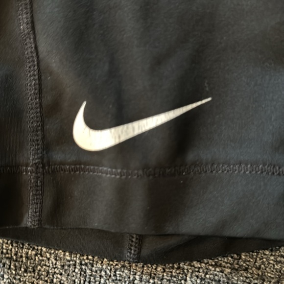 Nike Capri leggings colour: black size M - Picture 3 of 5